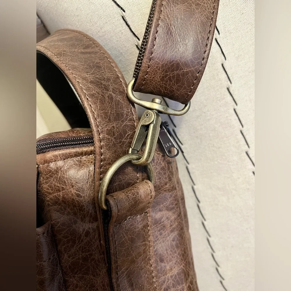 Brown Leather Crossbody Bag | Chill n Go 2 Bottle Carrier | Insulated | Brown